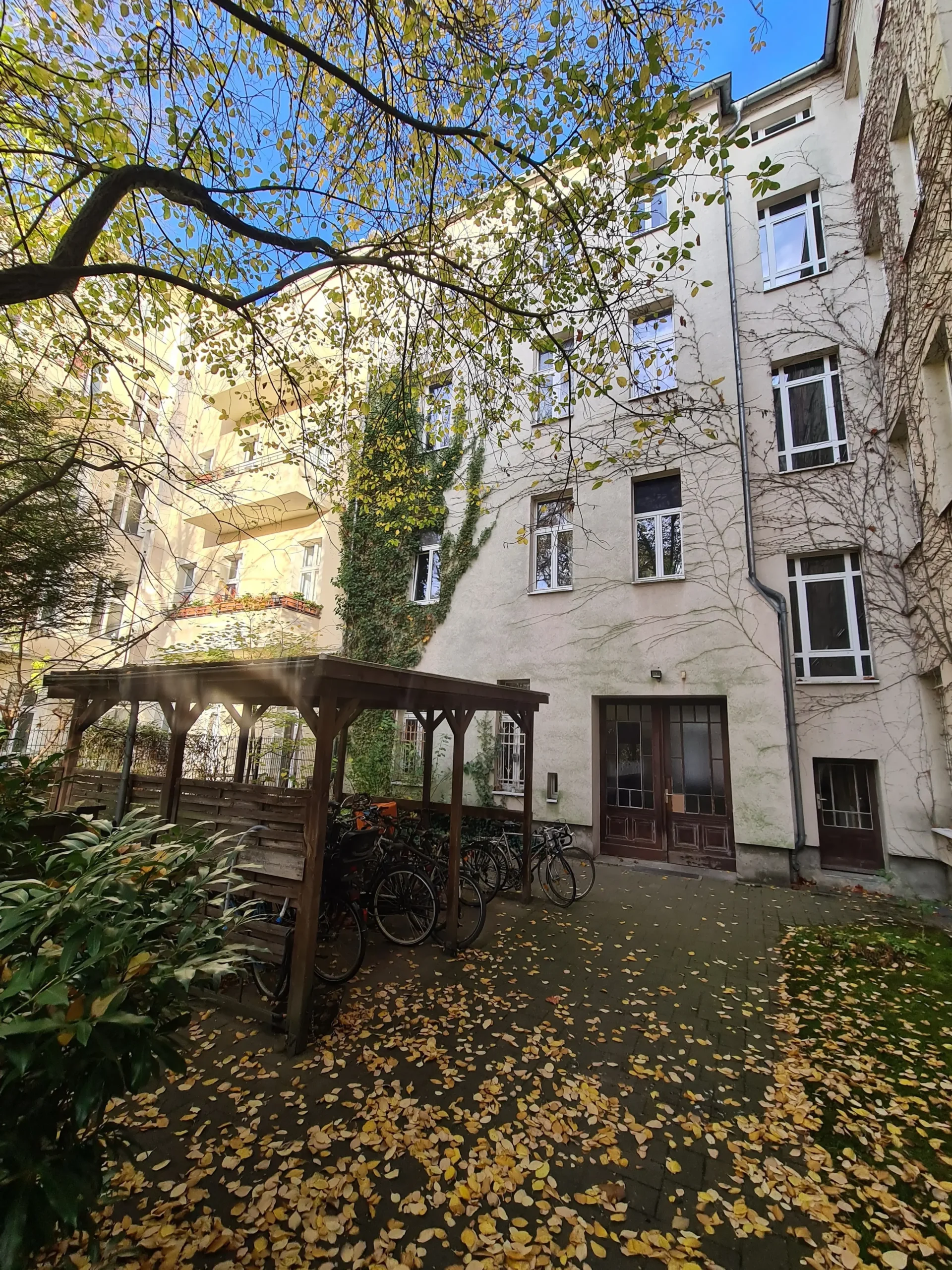 Neue Sch&ouml;nholzer Stra&szlig;e. Furkes Investment